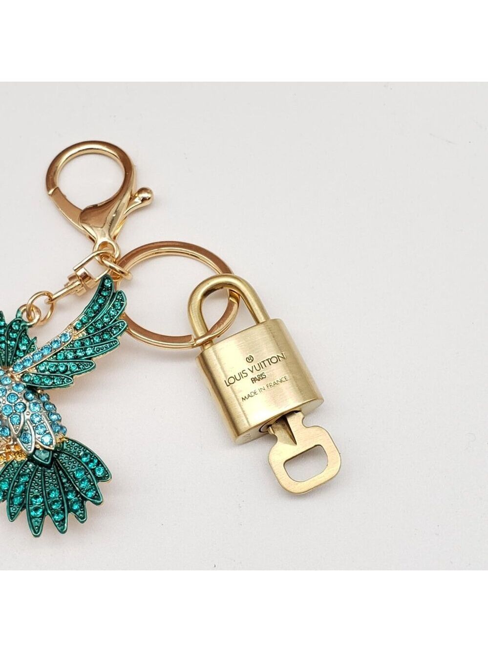 Authentic Louis Vuitton Lock & Key Gold ✨ Unbranded Bird Keychain Bag Charm LV - Picture 7 of 7